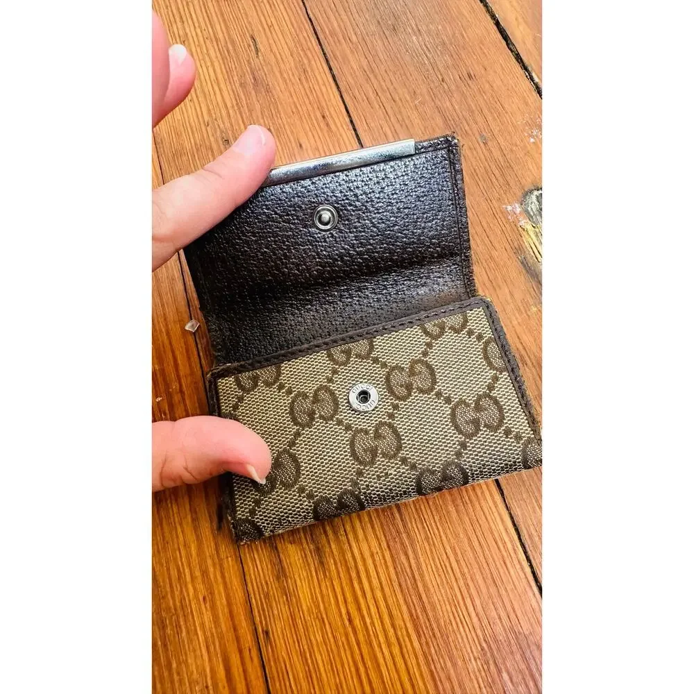 Vintage GUCCI Beige Canvas GG Logo Silver Accented Key Holder Case